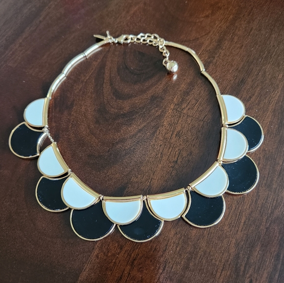 KATE SPADE ♠️ SWEETHEART BLACK/BEIGE ENAMEL NECKLACE - Picture 3 of 6